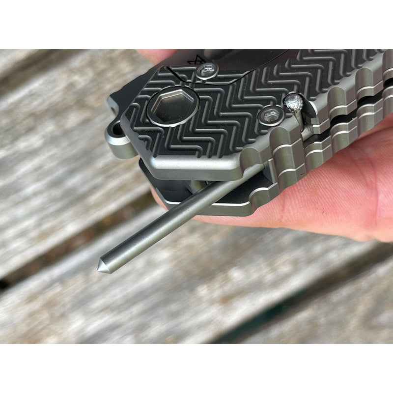 Midgards Messer Carbine Rifle Knife - safety bolt detail